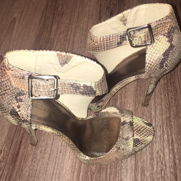 Madden Girl Snakeskin heels - Picture 5 of 5